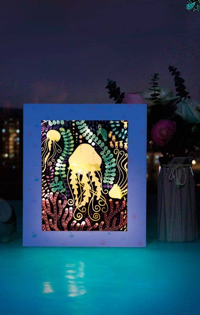 Avenir - Create Your Own Light Box